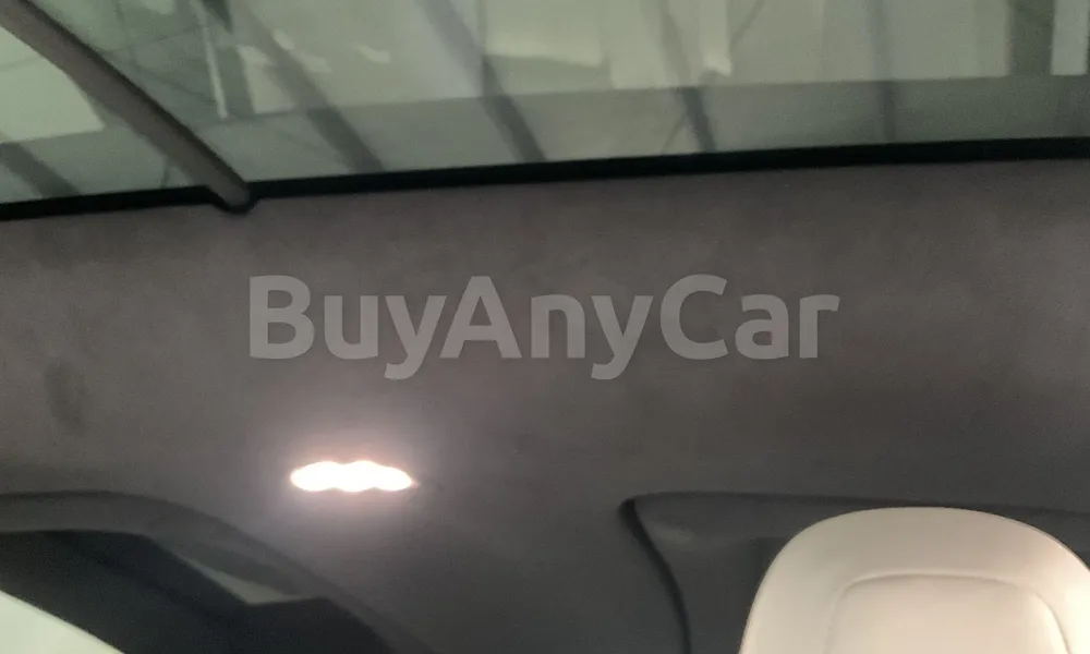Vehicle photo 9