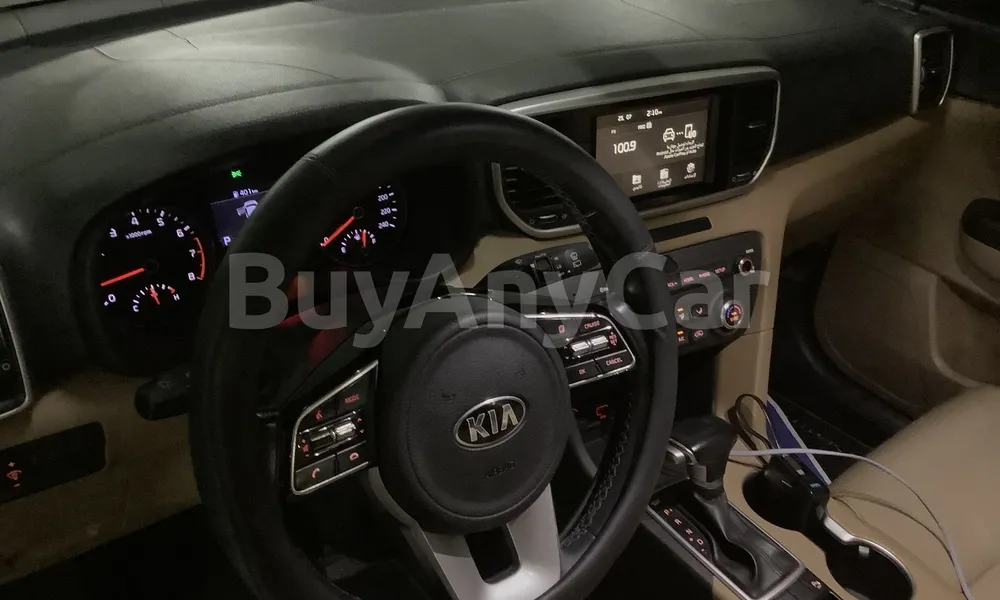 Vehicle photo 8