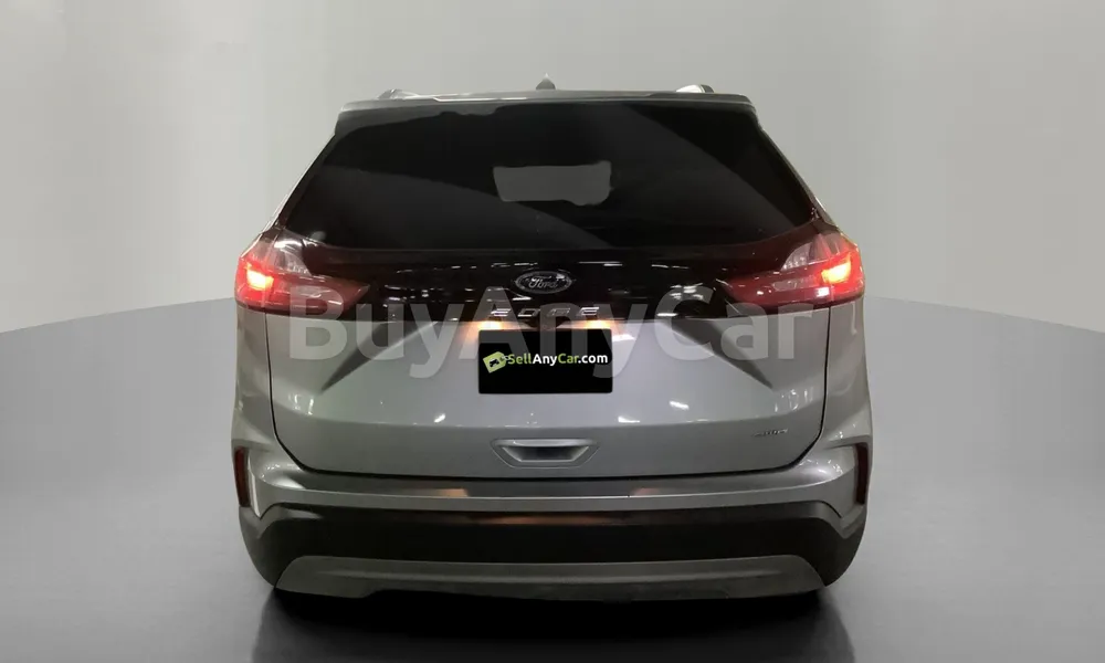 Vehicle photo 2