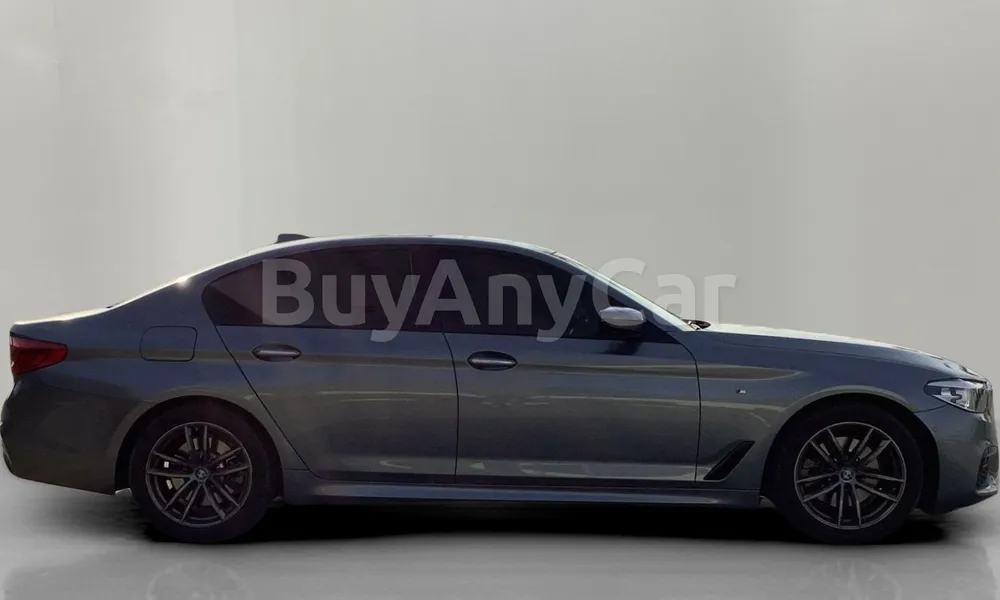Vehicle photo 3