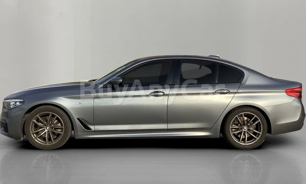 Vehicle photo 4