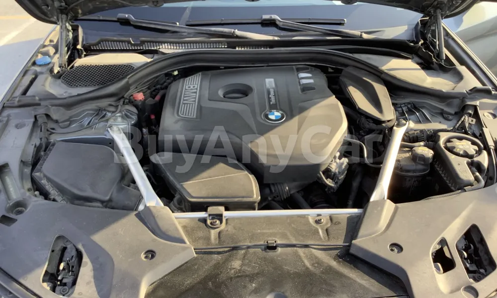 Vehicle photo 6