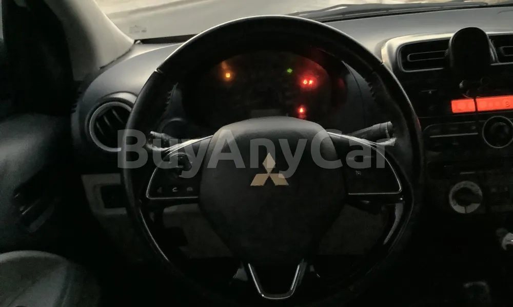 Vehicle photo 7
