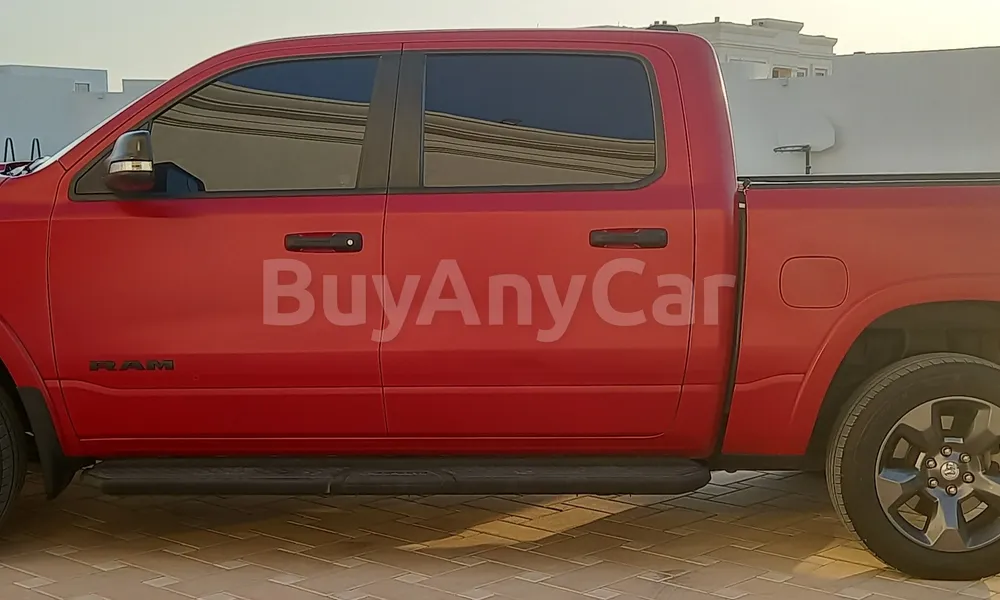 Vehicle photo 4