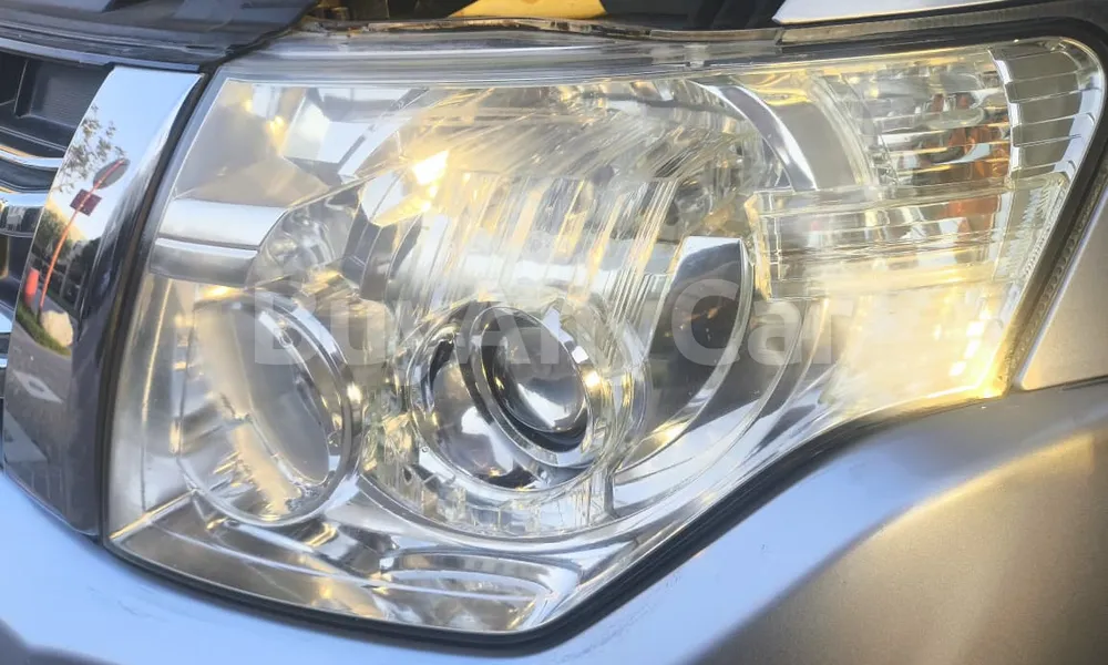 Vehicle photo 4