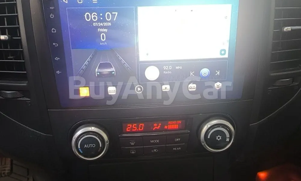 Vehicle photo 8