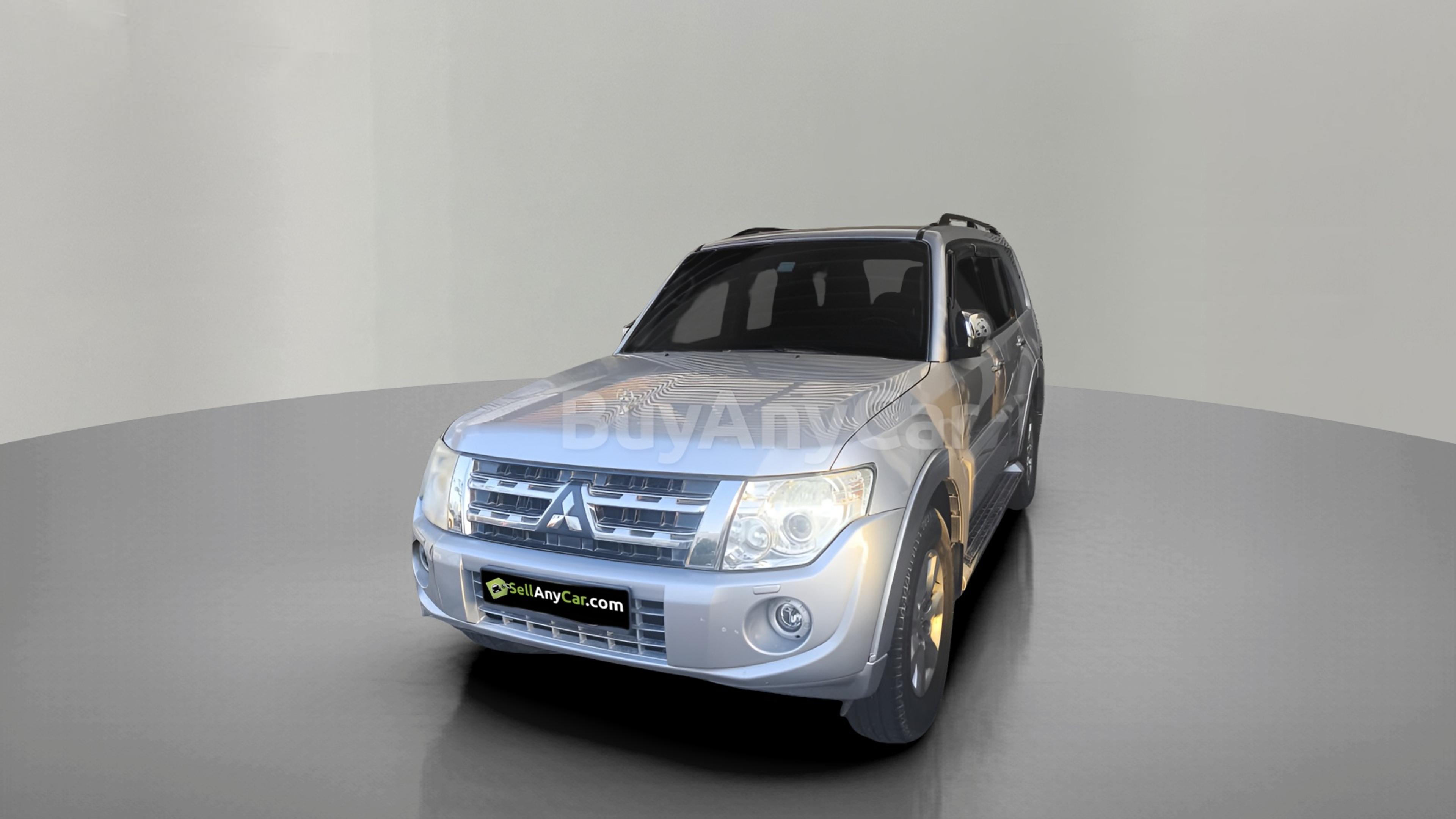 2012 Mitsubishi Pajero