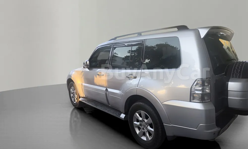 Vehicle photo 2
