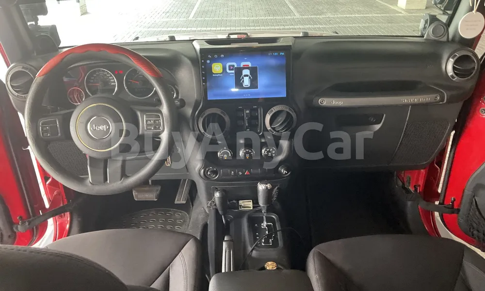 Vehicle photo 8