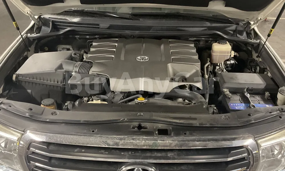 Vehicle photo 8