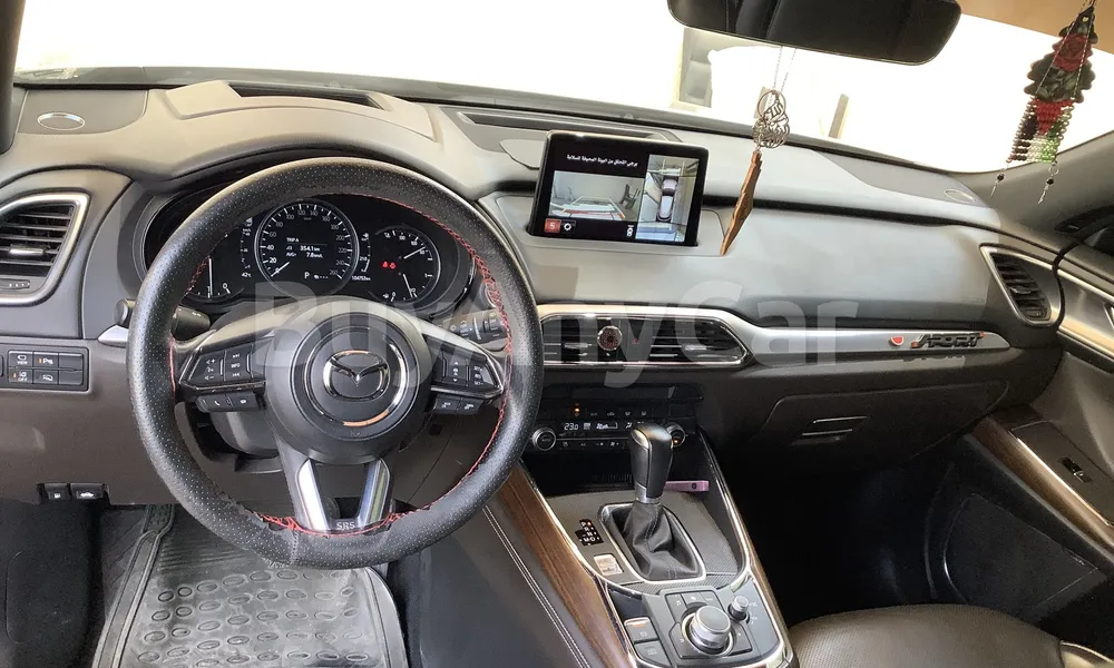 Vehicle photo 8