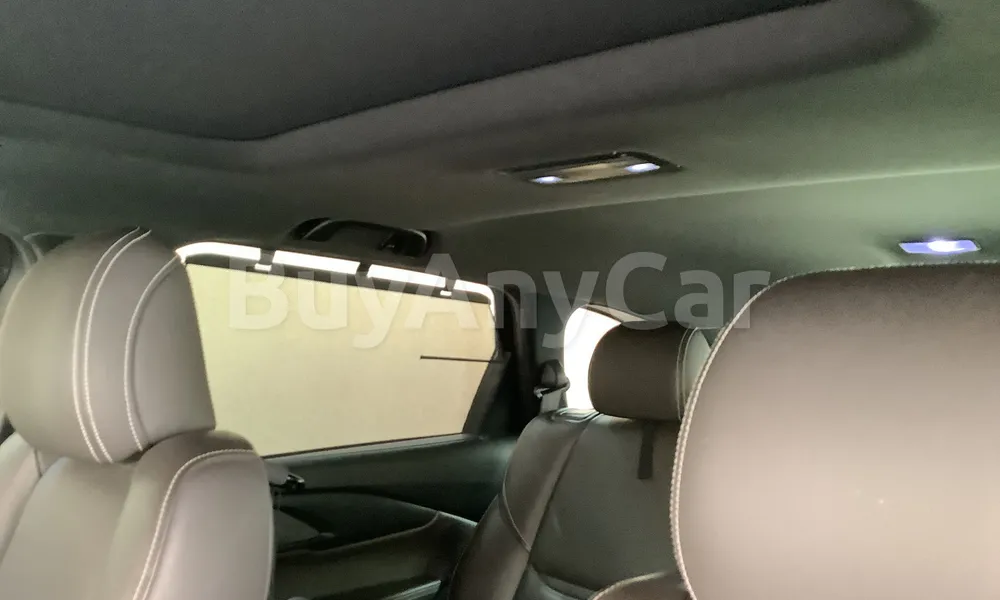 Vehicle photo 9