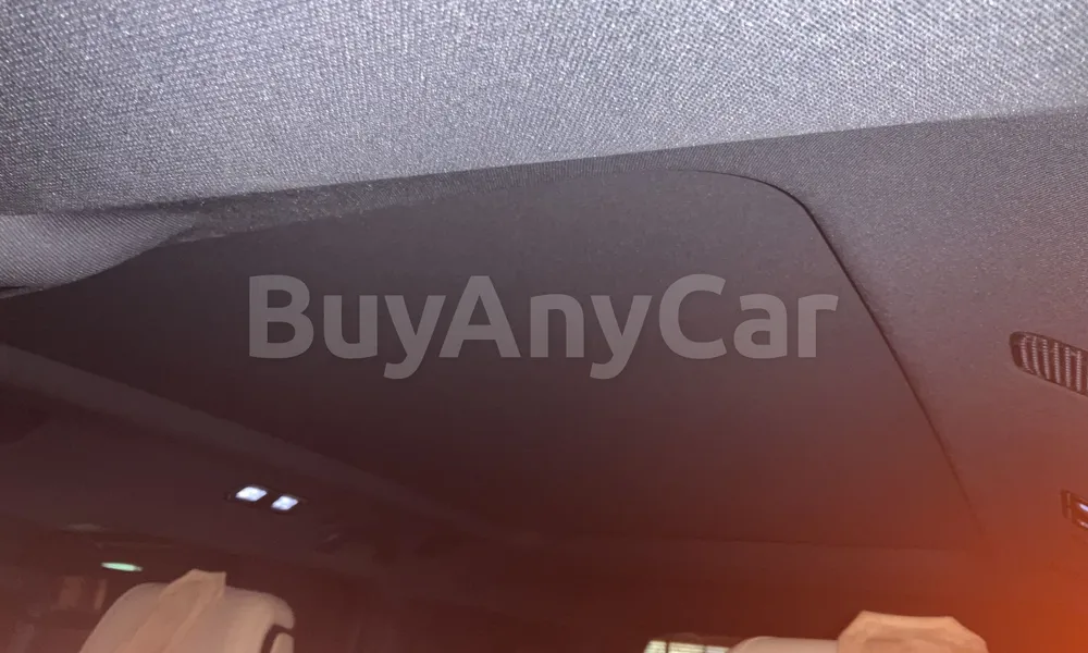 Vehicle photo 8