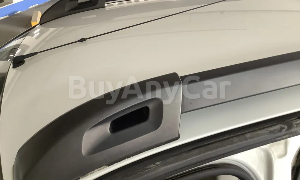 Vehicle photo 7
