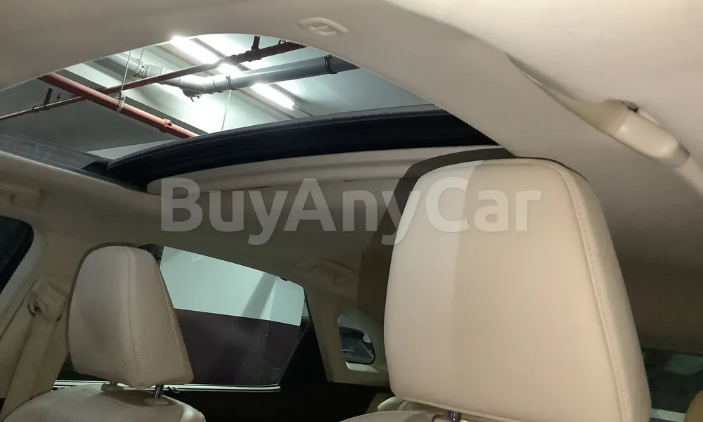 Vehicle photo 8