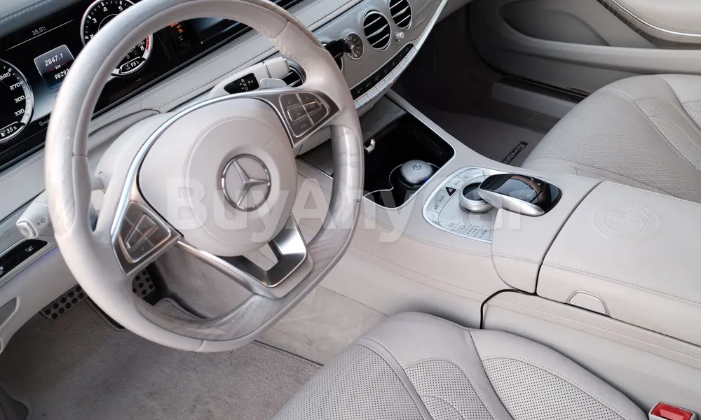 Vehicle photo 13