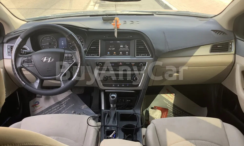 Vehicle photo 7