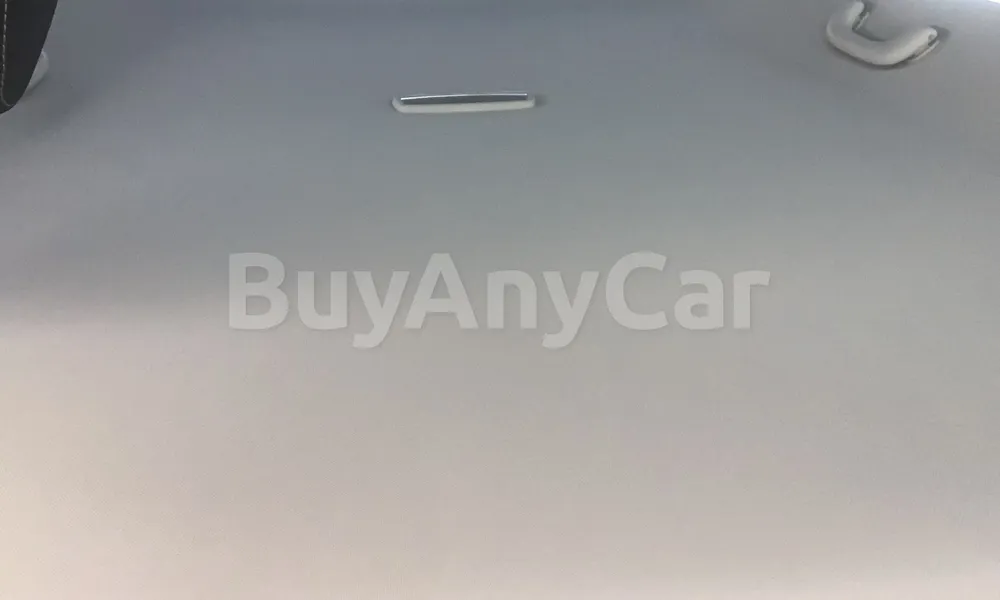 Vehicle photo 9