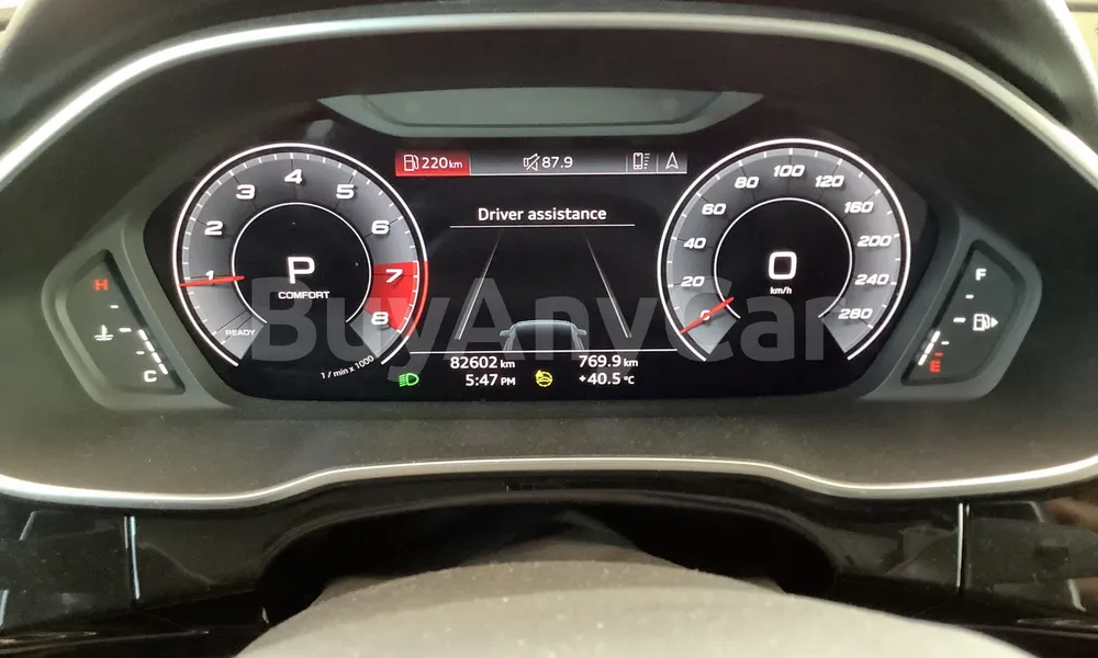 Vehicle photo 8