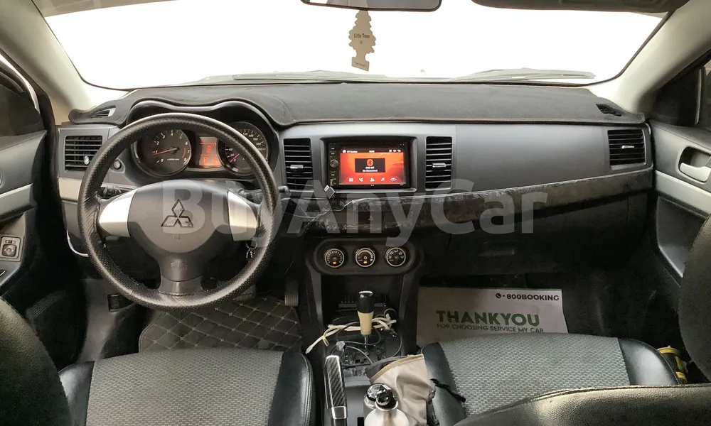 Vehicle photo 9