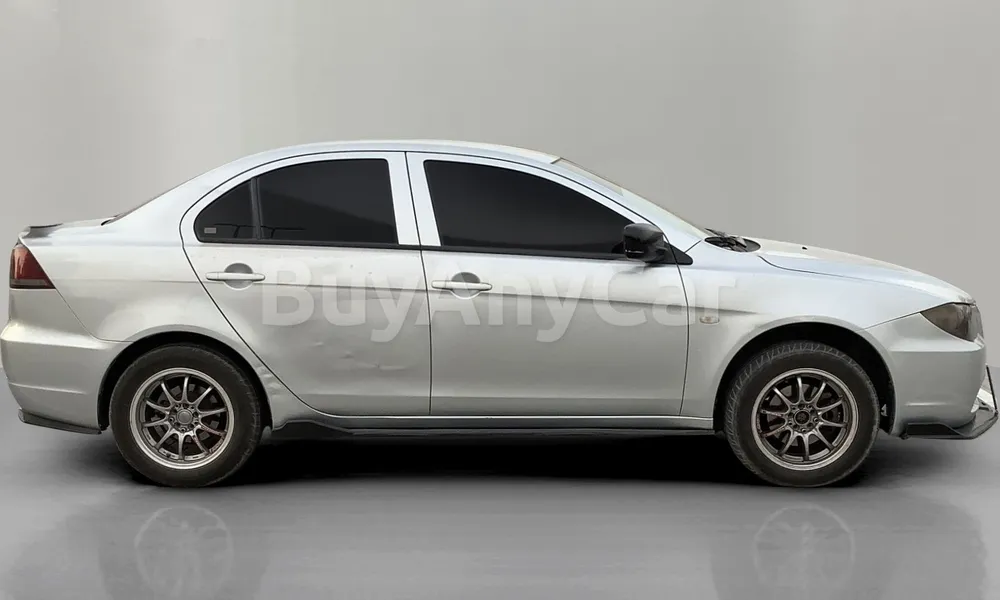 Vehicle photo 3