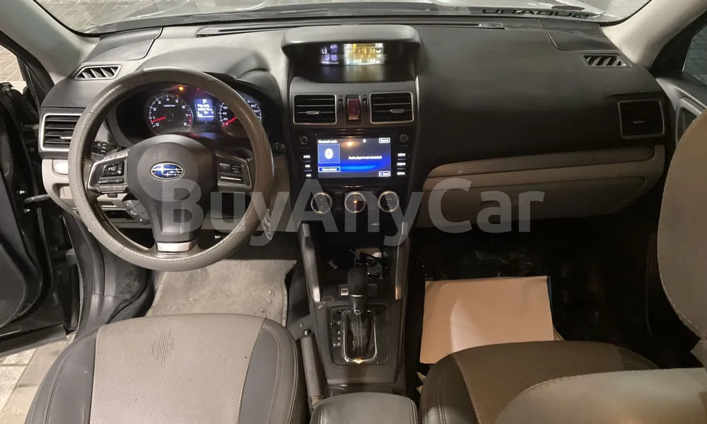 Vehicle photo 9