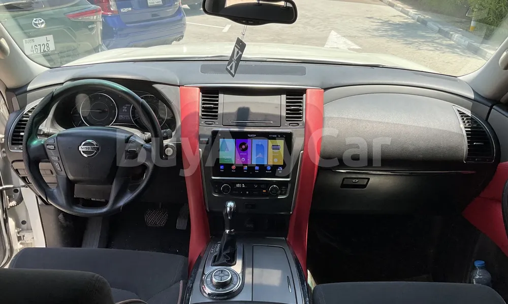 Vehicle photo 6