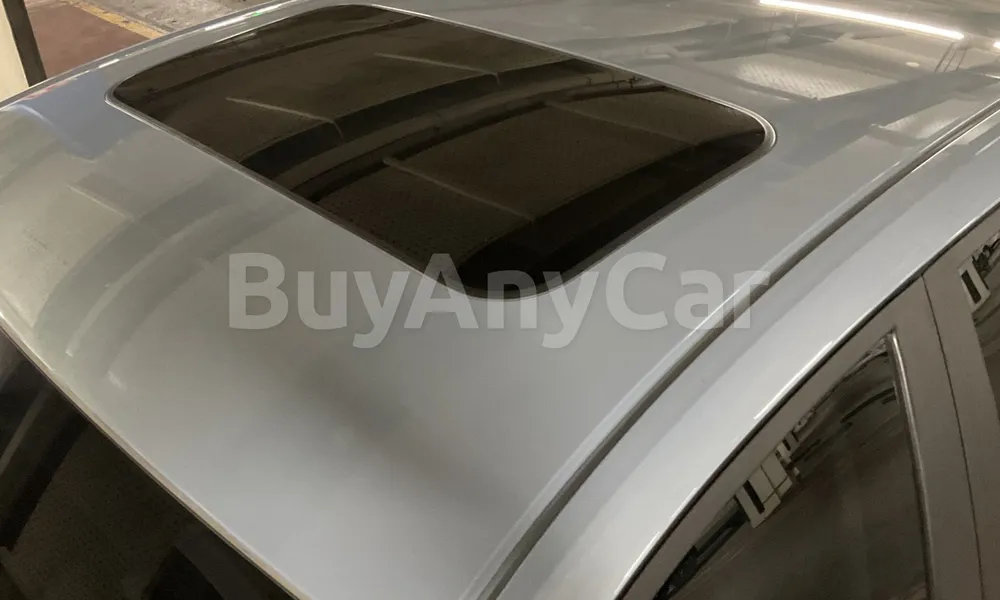 Vehicle photo 5