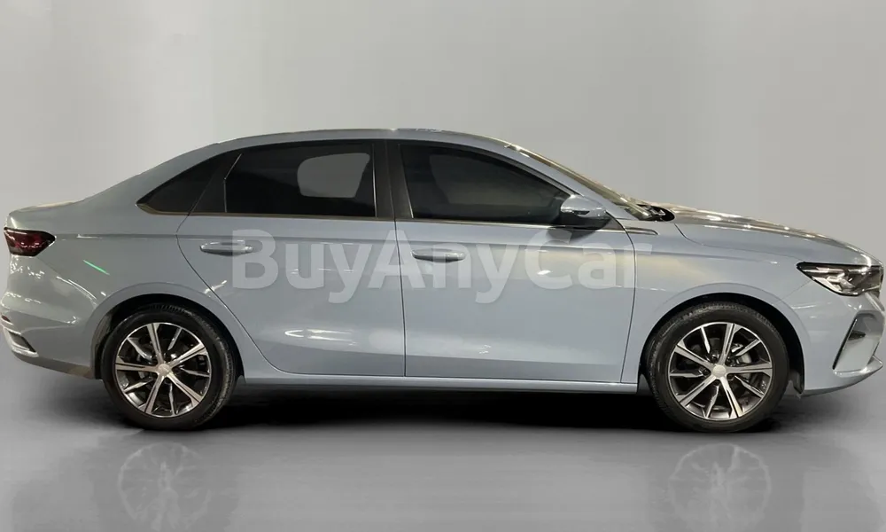 Vehicle photo 3
