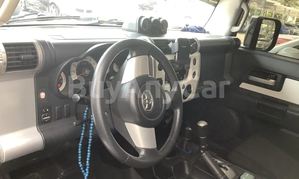 Vehicle photo 8