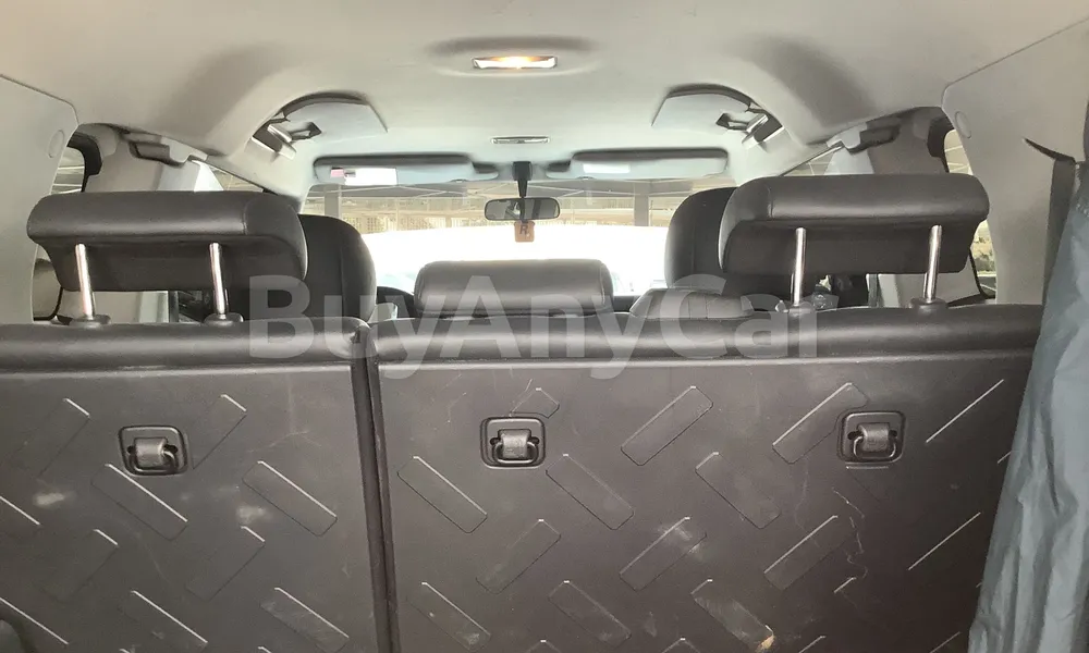 Vehicle photo 9