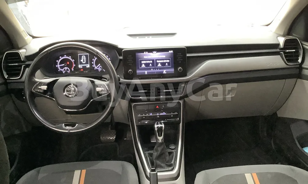 Vehicle photo 7