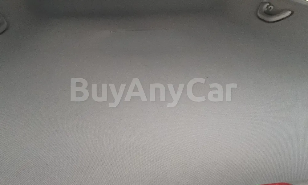 Vehicle photo 9