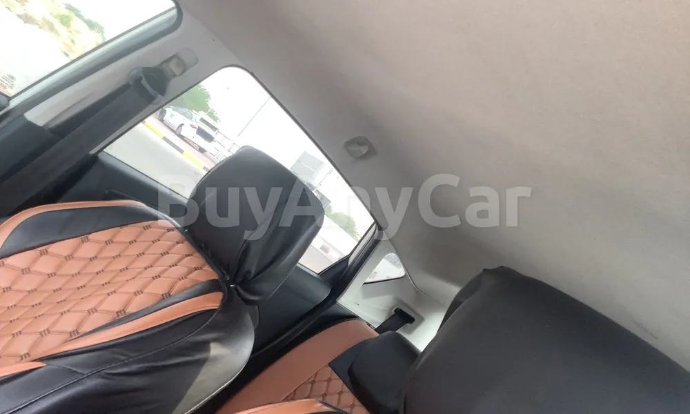 Vehicle photo 8