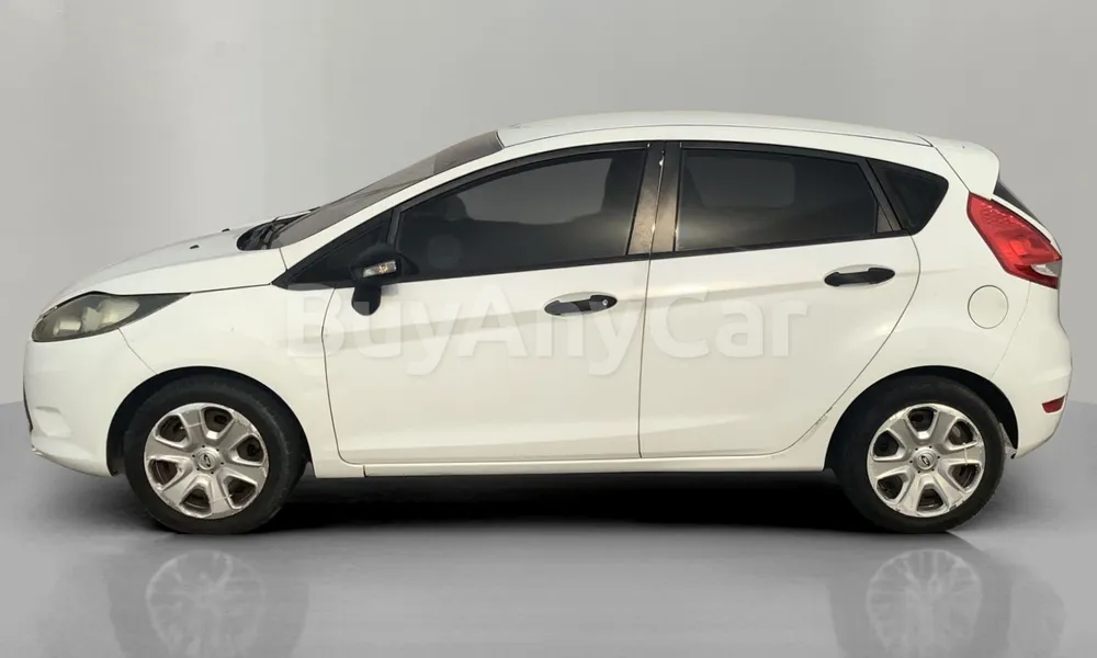 Vehicle photo 3