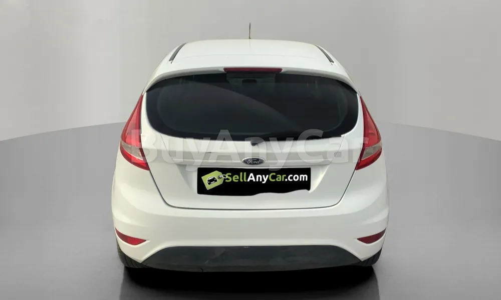 Vehicle photo 2