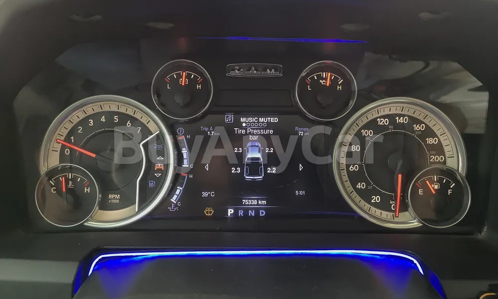 Vehicle photo 8