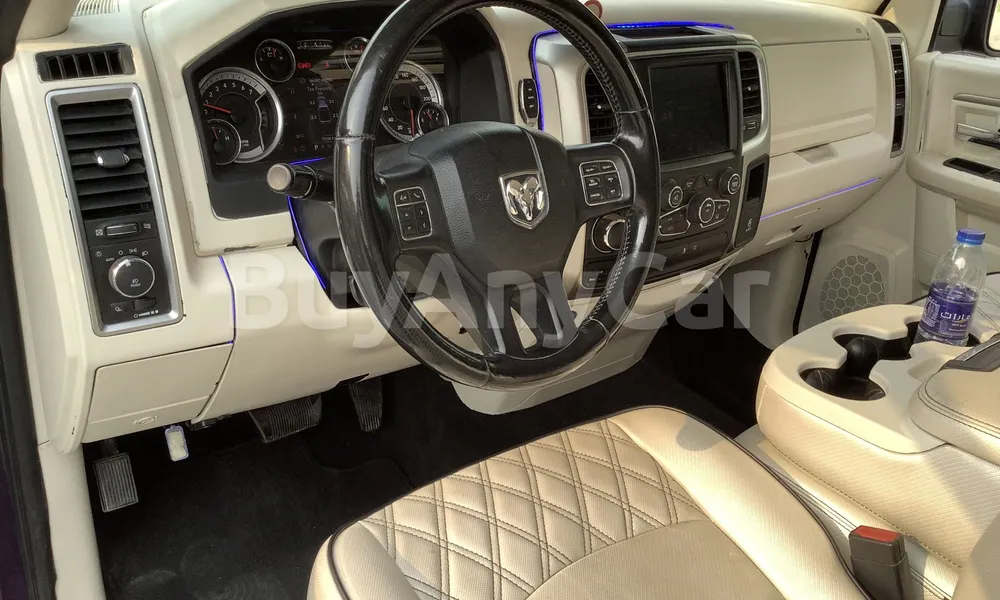 Vehicle photo 9