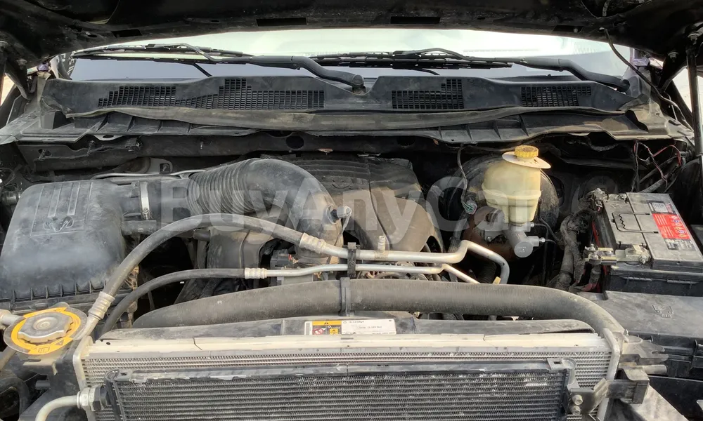 Vehicle photo 6