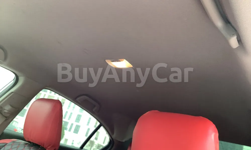 Vehicle photo 8