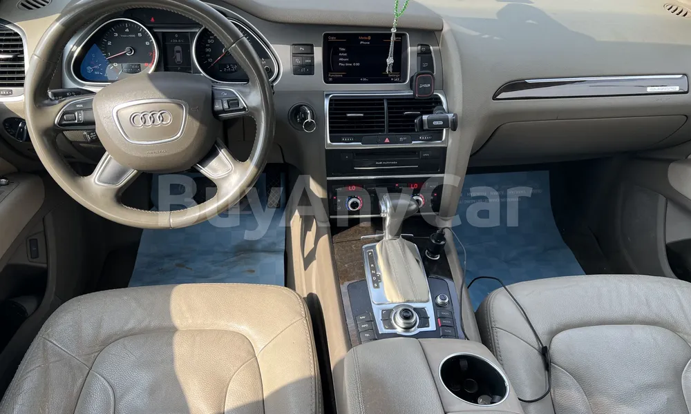 Vehicle photo 7