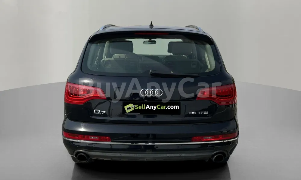 Vehicle photo 2