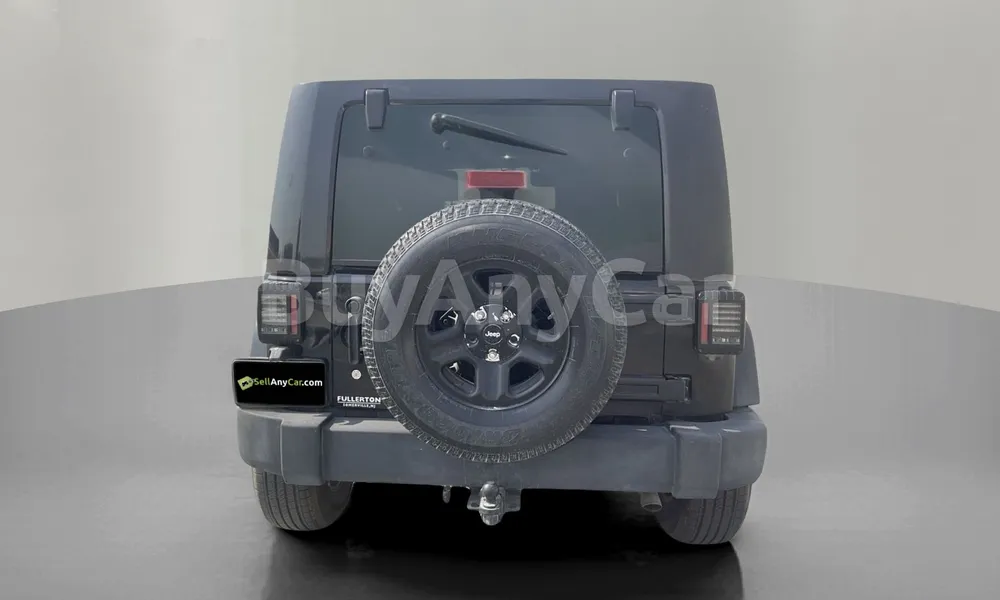 Vehicle photo 2