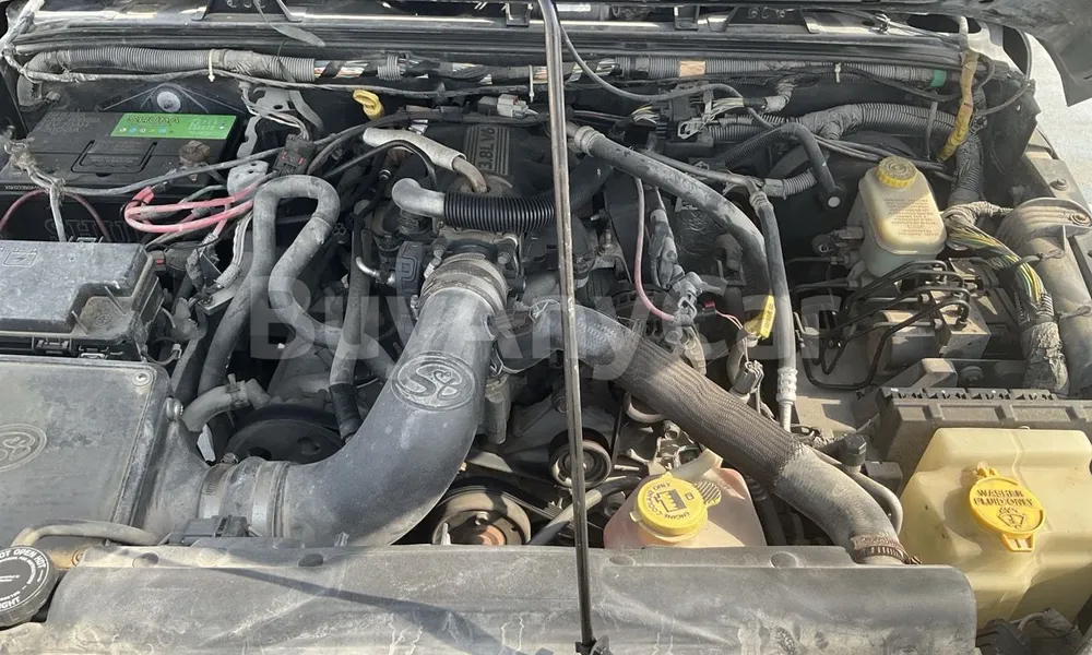 Vehicle photo 6