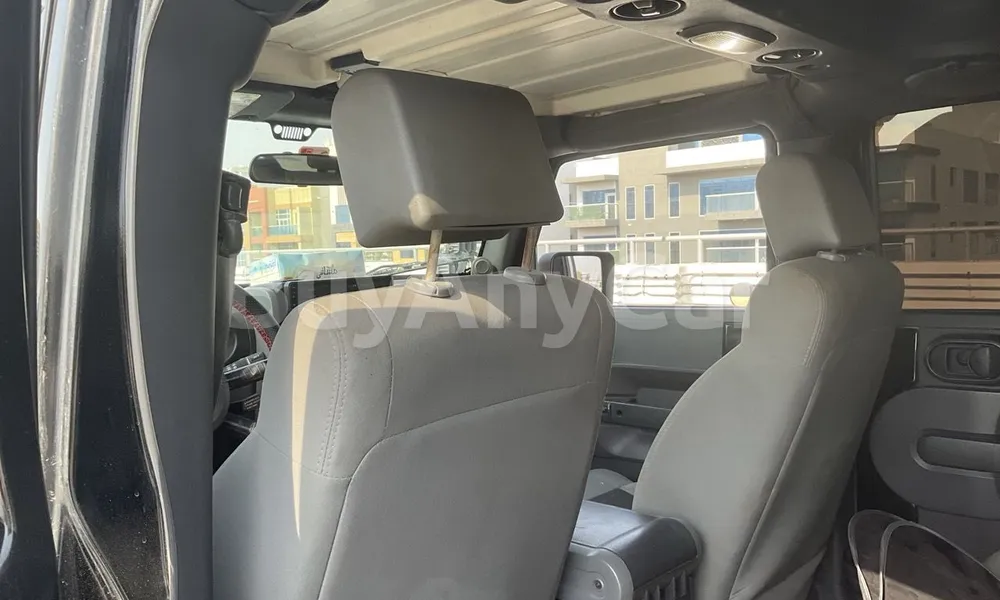 Vehicle photo 8