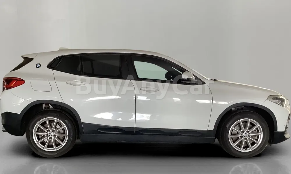 Vehicle photo 3