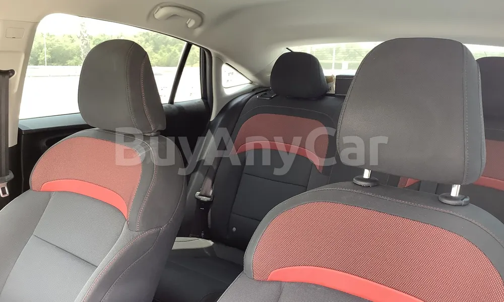 Vehicle photo 9