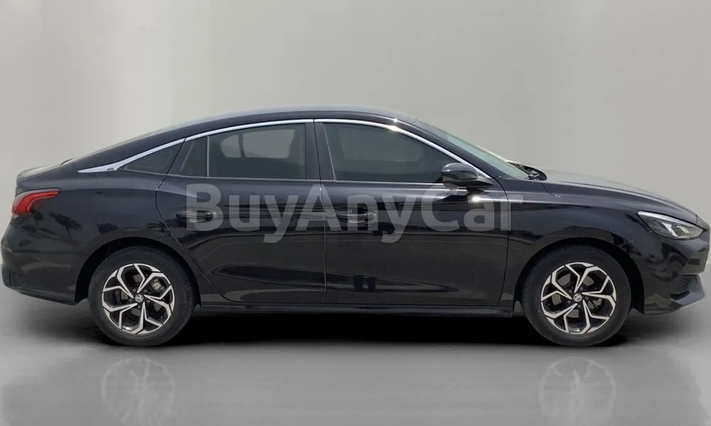 Vehicle photo 3