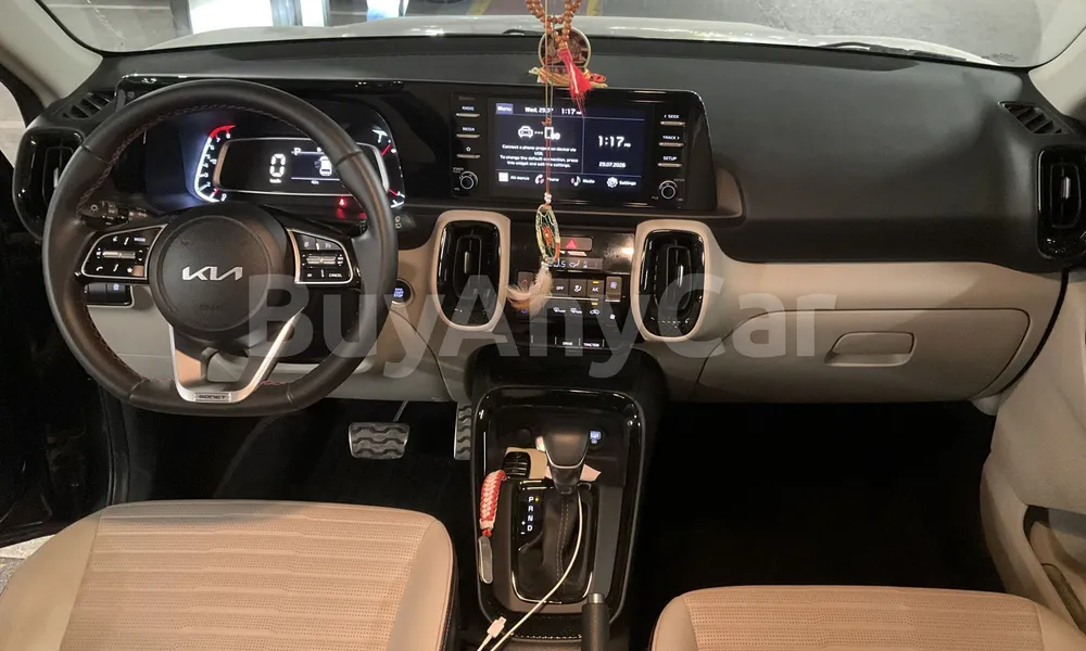 Vehicle photo 6