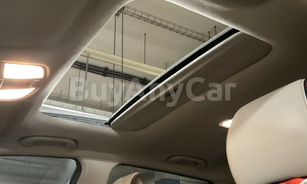 Vehicle photo 8
